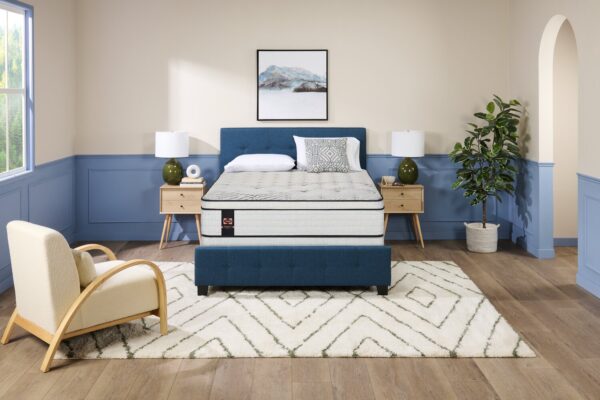 Sealy Posturepedic® Plus Alora Eurotop Plush Queen Mattress | Matelas moelleux à Euro-plateau Alora PosturepedicMD Plus de Sealy pour grand lit | ALORAPQM - Image 7